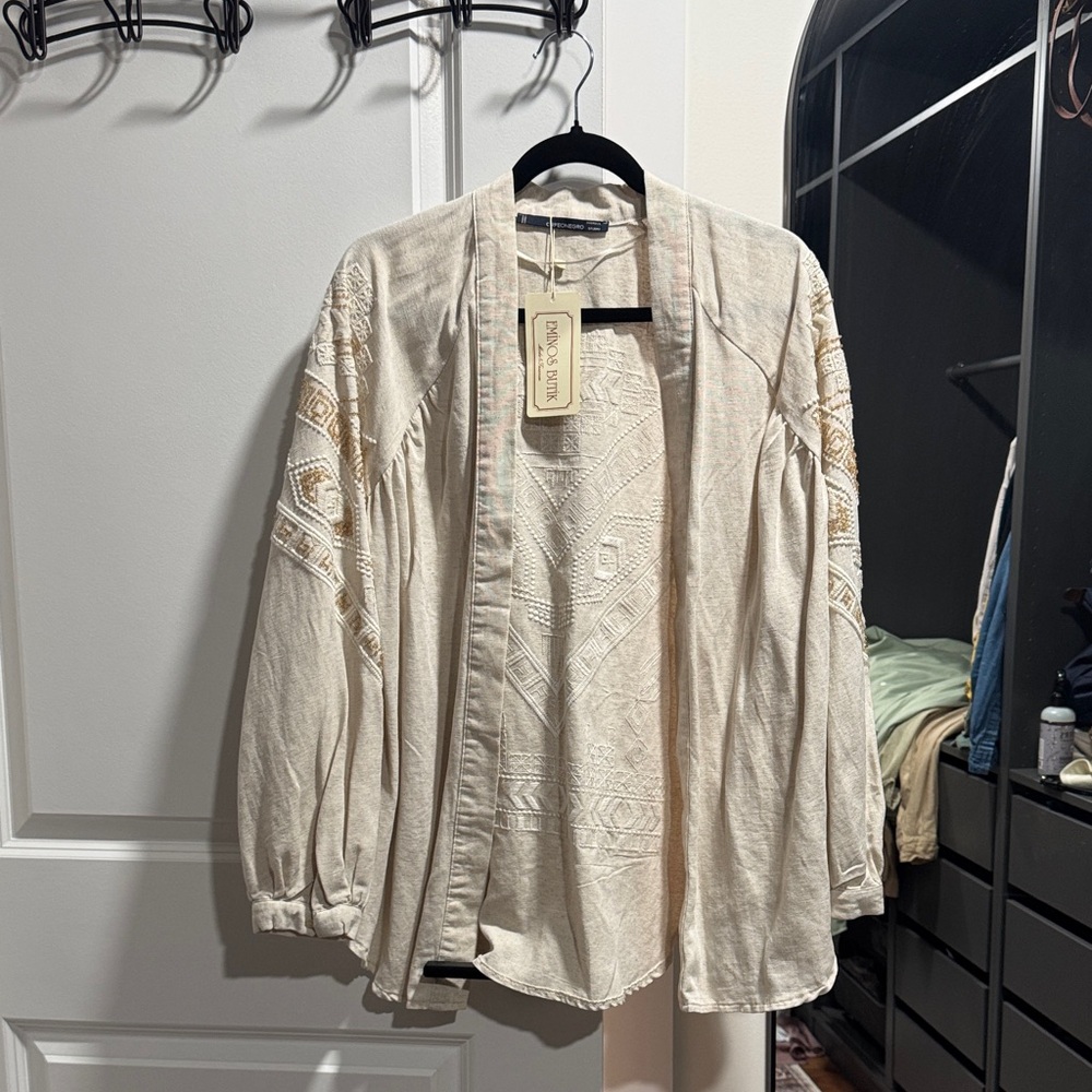 Cream Embroidered Open blouse/cardigan